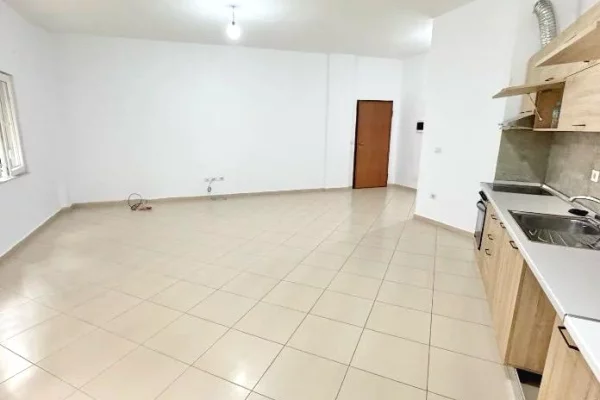 Shtepi me qera Apartament ne Tirane, 2+1, Mobilimi Pjeserisht e mobiluar, Pagesa 450  Euro.