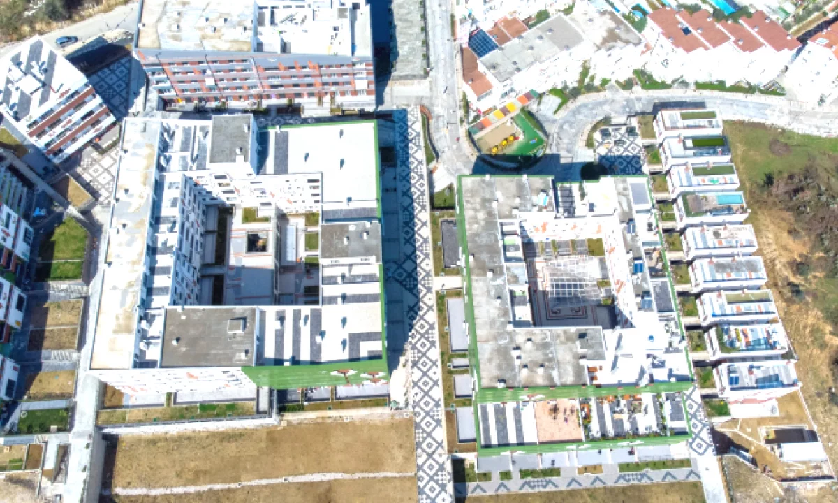 Shtepi ne shitje Duplex(shtepi me 2 kate) ne Tirane, 4+1, Mobilimi Bosh, pa mobiluar, Pagesa 350,000  Euro.