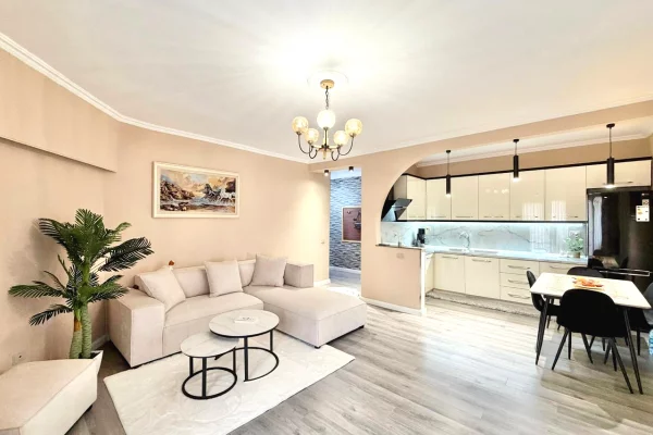 Shtepi me qera 2+1 ne Tirane - 900 Euro