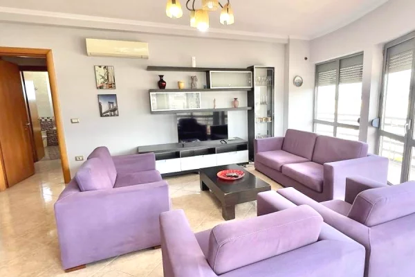 Shtepi me qera Apartament ne Tirane, 2+1, Mobilimi E mobiluar, Pagesa 850  Euro.