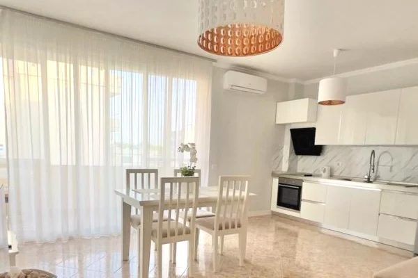 SHITET APARTAMENT 1+1 NE DURRES PRANE PLAZHIT ILIRIA