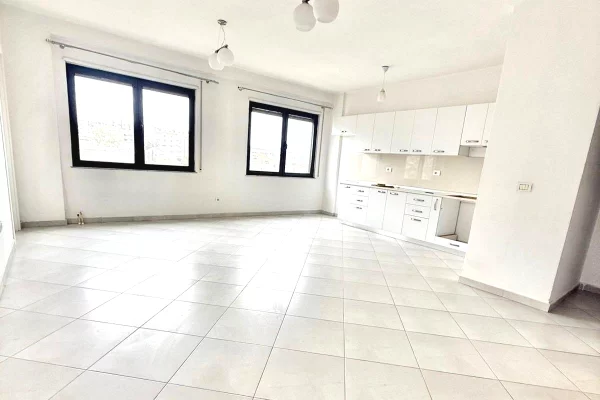 SHITET APARTAMENT 2+1+2 TEK ISH TREGU ELEKTRIK