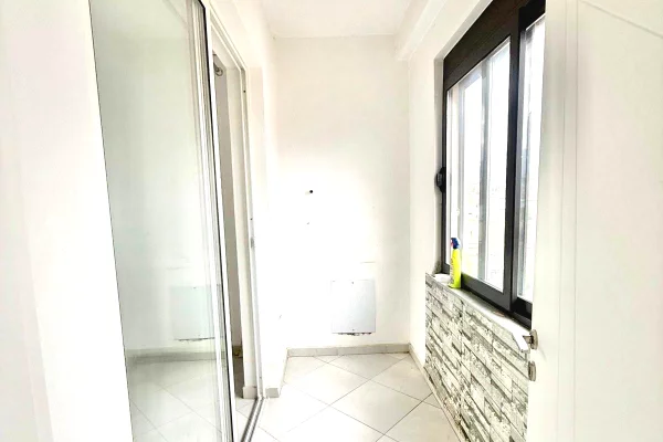 Appartamento in vendita a Tirana 2+1, Arredato