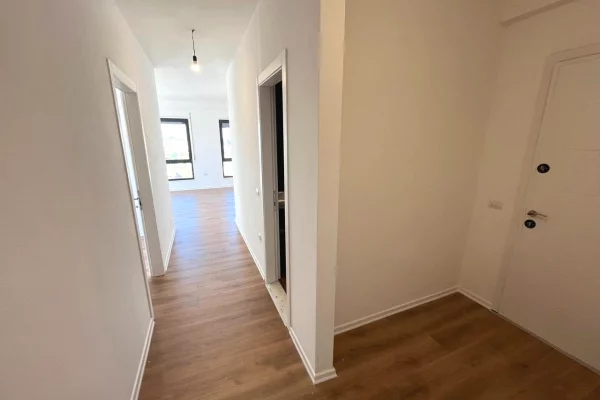 Shtepi me qera Apartament ne Tirane, 2+1, Mobilimi Bosh, pa mobiluar, Pagesa 600  Euro.