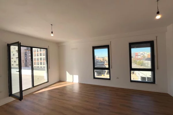 Shtepi me qera Apartament ne Tirane, 2+1, Mobilimi Bosh, pa mobiluar, Pagesa 600  Euro.