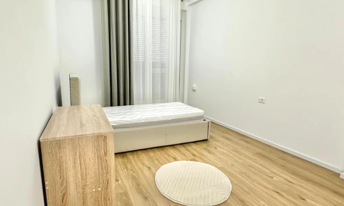 Shtepi me qera Apartament ne Tirane, 2+1, Mobilimi E mobiluar, Pagesa 650  Euro.