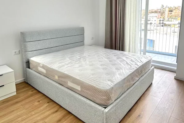 Shtepi me qera Apartament ne Tirane, 2+1, Mobilimi E mobiluar, Pagesa 650  Euro.