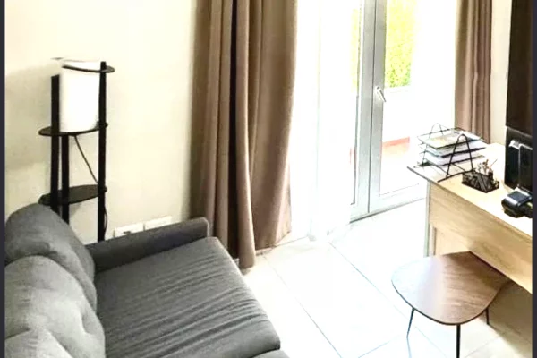 Ambiente Commerciale in Affitto 3+1 a Tirana - 650 Euro