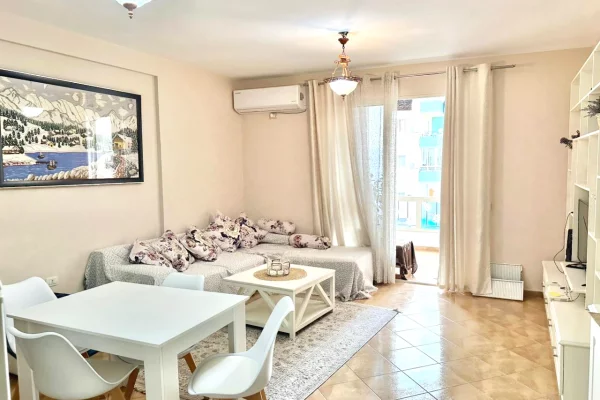 Shtepi me qera 2+1 ne Tirane - 465 Euro