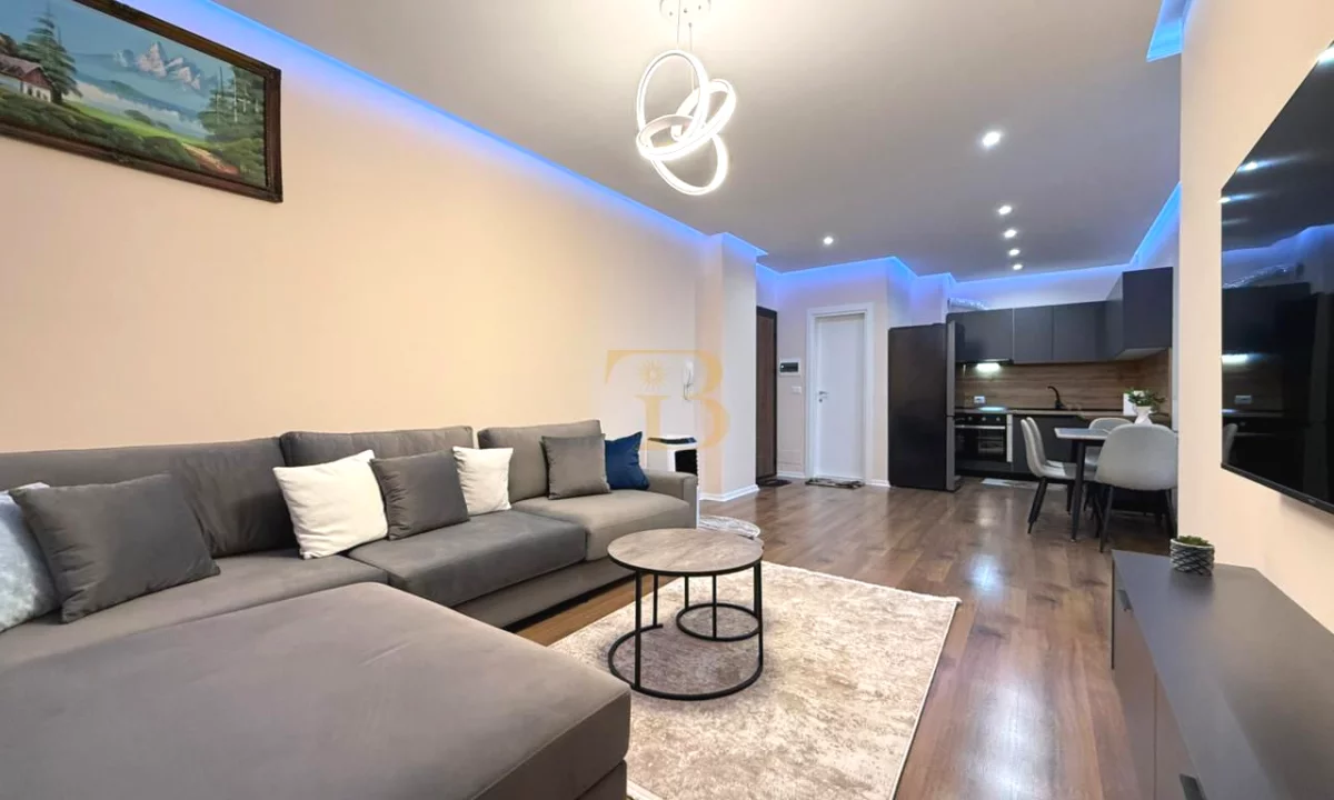 Shtepi me qera Apartament ne Tirane, 2+1, Mobilimi E mobiluar, Pagesa 700  Euro.