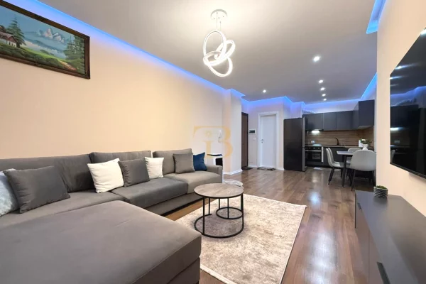 Shtepi me qera 2+1 ne Tirane - 700 Euro