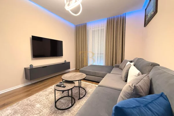 Shtepi me qera Apartament ne Tirane, 2+1, Mobilimi E mobiluar, Pagesa 700  Euro.