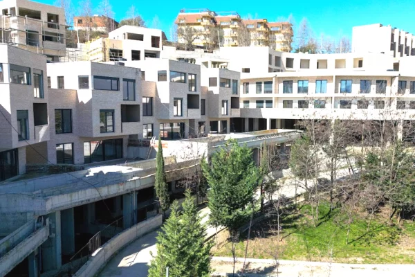 Shtepi ne shitje Vila Luksoze ne Tirane, 7+1, Mobilimi Bosh, pa mobiluar, Pagesa 1,202,974  Euro.