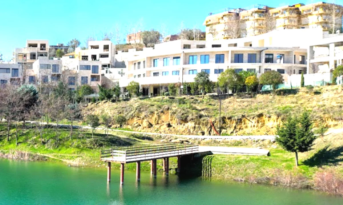 Shtepi ne shitje Vila Luksoze ne Tirane, 7+1, Mobilimi Bosh, pa mobiluar, Pagesa 829,227  Euro.