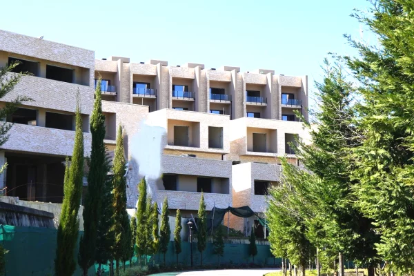 Shtepi ne shitje Vila Luksoze ne Tirane, 7+1, Mobilimi Bosh, pa mobiluar, Pagesa 829,227  Euro.