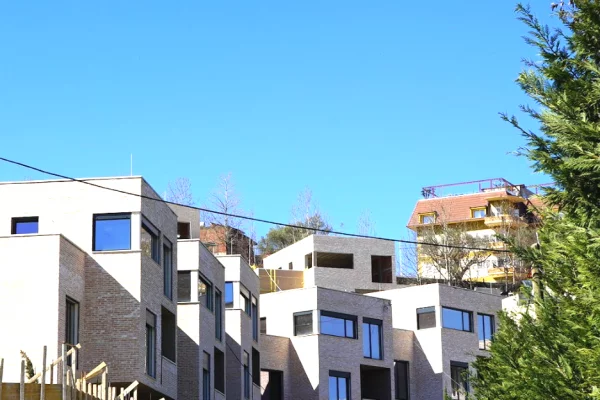 Shtepi ne shitje Vila Luksoze ne Tirane, 7+1, Mobilimi Bosh, pa mobiluar, Pagesa 829,227  Euro.