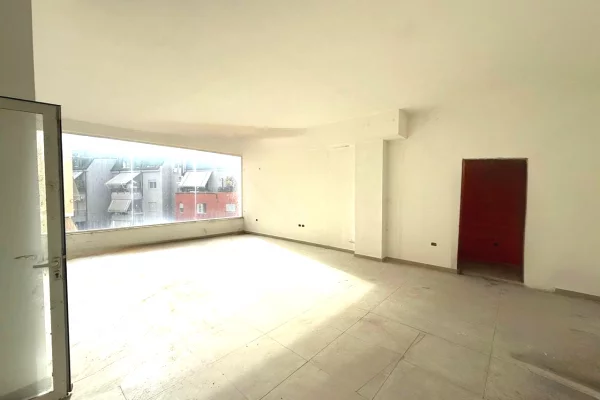Ambient biznesi ne shitje 1+1 ne Tirane - 149,350 Euro