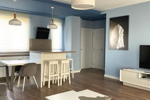 APARTAMENT 1+1 ME QIRA RRUGA E KOSOVARVE