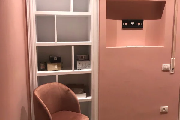 Shtepi me qera Apartament ne Tirane, 1+1, Mobilimi E mobiluar, Pagesa 1,300  Euro.