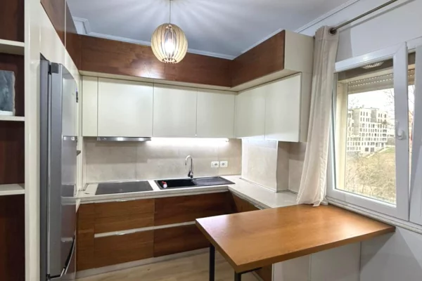 Shtepi me qera Apartament ne Tirane, 2+1, Mobilimi E mobiluar, Pagesa 650  Euro.