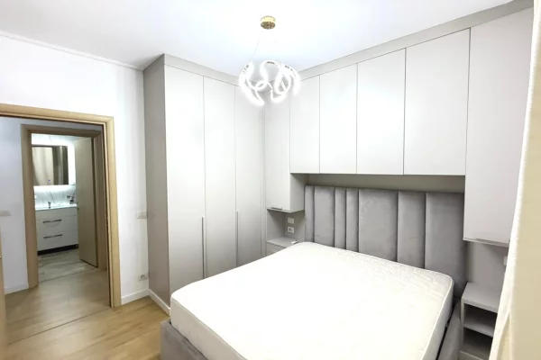 Shtepi me qera Apartament ne Tirane, 2+1, Mobilimi E mobiluar, Pagesa 650  Euro.