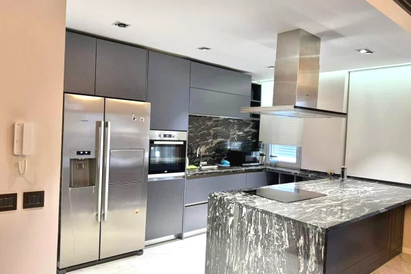 Shtepi me qera Apartament ne Tirane, 2+1, Mobilimi E mobiluar, Pagesa 1,600  Euro.