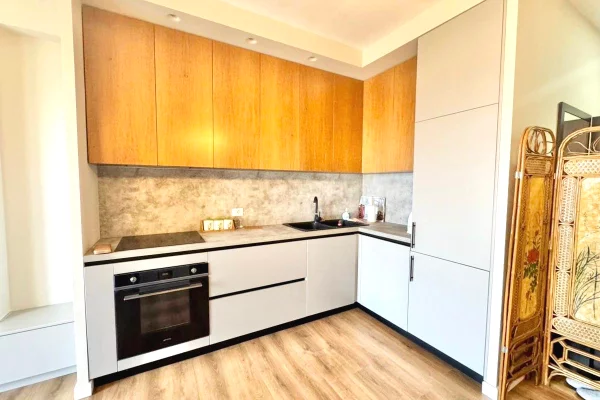 Appartamento in affitto a Tirana 1+1, Arredato