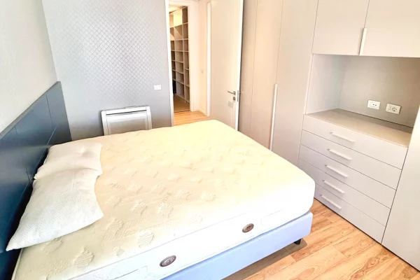 Appartamento in affitto a Tirana 2+1, Arredato