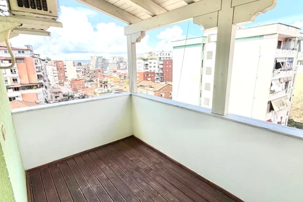 Appartamento in affitto a Tirana 2+1, Arredato