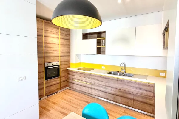 Appartamento in affitto a Tirana 2+1, Arredato