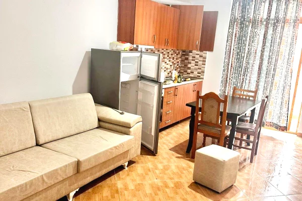 Shtepi me qera Apartament ne Tirane, 1+1, Mobilimi E mobiluar, Pagesa 35,000  Leke.