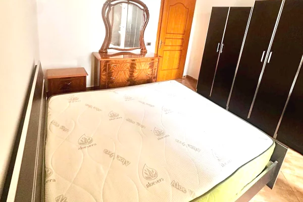 Shtepi me qera Apartament ne Tirane, 1+1, Mobilimi E mobiluar, Pagesa 35,000  Leke.