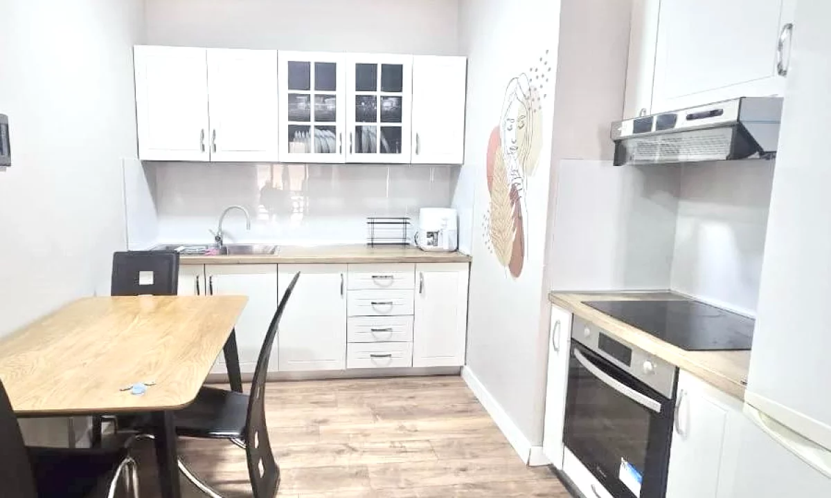 Shtepi me qera Apartament ne Tirane, 2+1, Mobilimi E mobiluar, Pagesa 65,000  Leke.