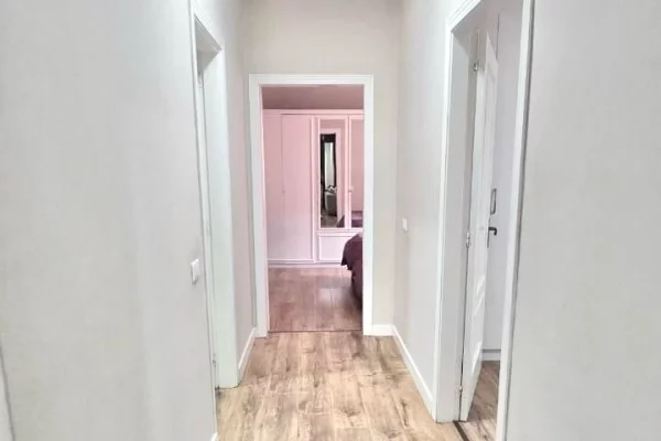 Shtepi me qera Apartament ne Tirane, 2+1, Mobilimi E mobiluar, Pagesa 65,000  Leke.