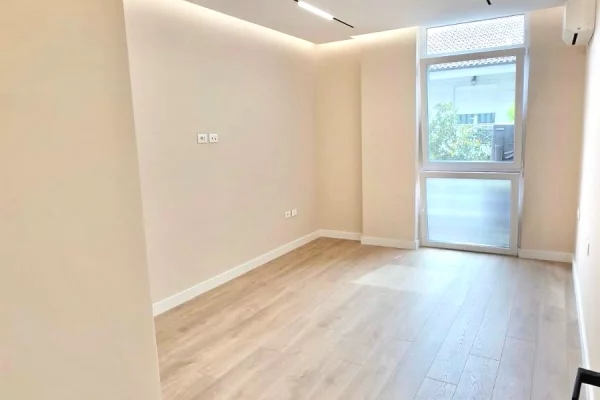 AMBIENT / APARTAMENT 2+1+2 + POST PARKIMI – PRANE RTSH / COIN, TIRANE