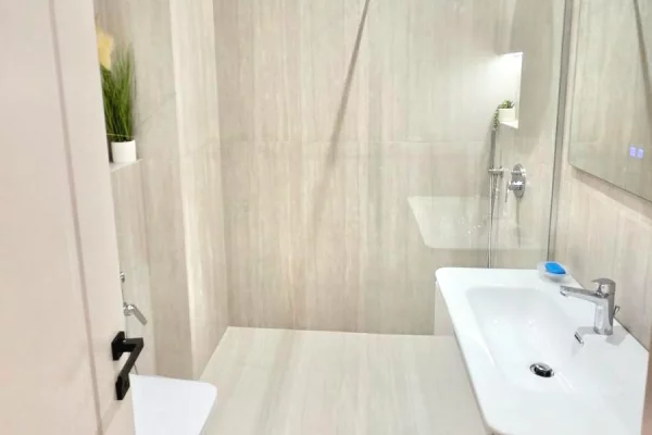 AMBIENT / APARTAMENT 2+1+2 + POST PARKIMI – PRANE RTSH / COIN, TIRANE