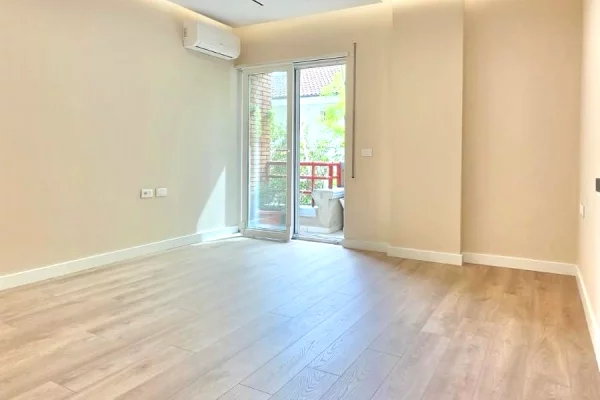 AMBIENT / APARTAMENT 2+1+2 + POST PARKIMI – PRANE RTSH / COIN, TIRANE