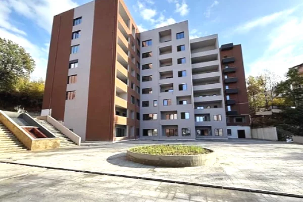 Shtepi ne shitje Apartament ne Tirane, 3+1, Mobilimi Bosh, pa mobiluar, Pagesa 179,568  Euro.