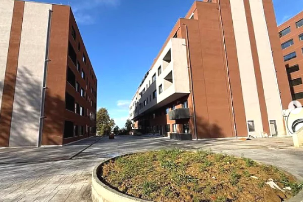 Shtepi ne shitje Apartament ne Tirane, 3+1, Mobilimi Bosh, pa mobiluar, Pagesa 179,568  Euro.