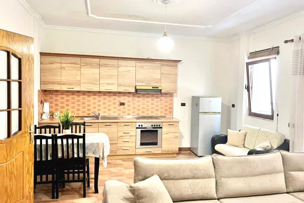 Shtepi me qera Apartament ne Tirane, 2+1, Mobilimi E mobiluar, Pagesa 700  Euro.