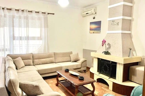 Shtepi me qera 2+1 ne Tirane - 700 Euro