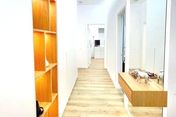 Shtepi me qera Apartament ne Tirane, 2+1, Mobilimi E mobiluar, Pagesa 1,200  Euro.