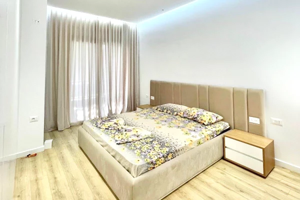 Shtepi me qera Apartament ne Tirane, 2+1, Mobilimi E mobiluar, Pagesa 1,200  Euro.