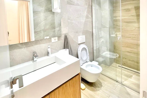Shtepi me qera Apartament ne Tirane, 2+1, Mobilimi E mobiluar, Pagesa 1,200  Euro.