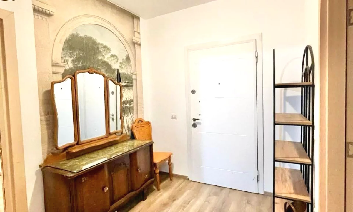 Shtepi me qera Apartament ne Tirane, 2+1, Mobilimi E mobiluar, Pagesa 800  Euro.