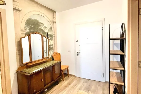 Shtepi me qera 2+1 ne Tirane - 800 Euro