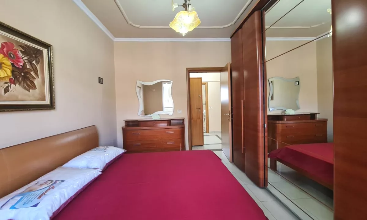 Appartamento in affitto a Tirana 1+1, Arredato