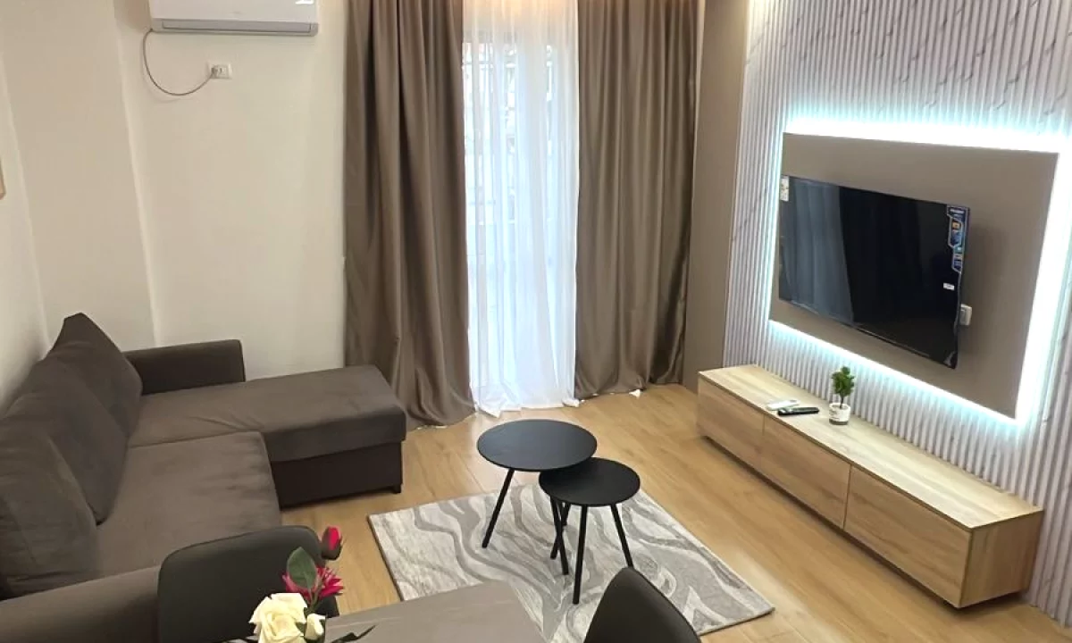 Shtepi me qera Apartament ne Tirane, 1+1, Mobilimi E mobiluar, Pagesa 40,000  Leke.
