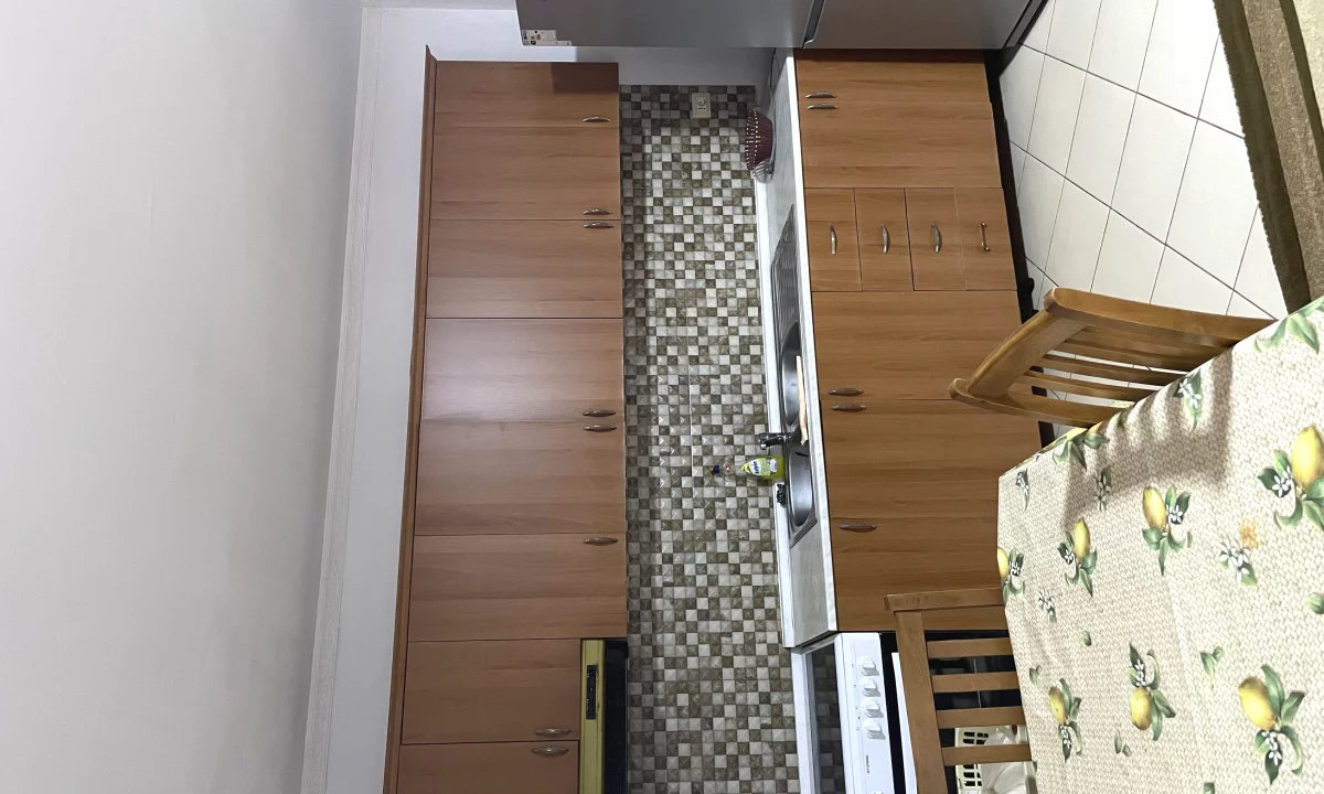 Shtepi me qera Apartament ne Tirane, 1+1, Mobilimi E mobiluar, Pagesa 35,000  Leke.