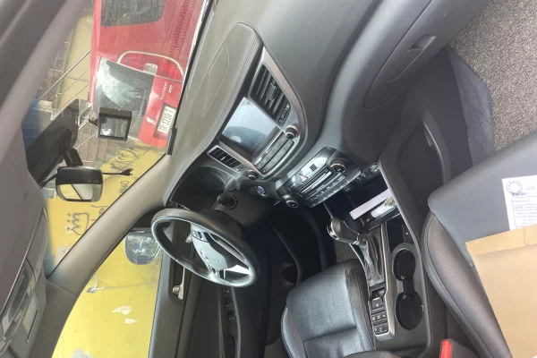 Makina ne shitje ne Tirane, Hyundai, 2016 Diesel,Kambio Automatik Pagesa 1,000,000  Leke.